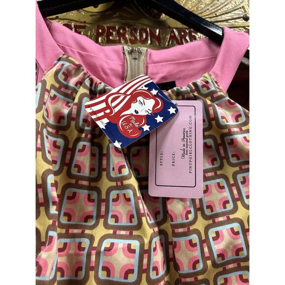 Pinup Girl Clothing Harley dress in Hotel print XL Pinup Couture Laura Byrnes - Picture 4 of 8